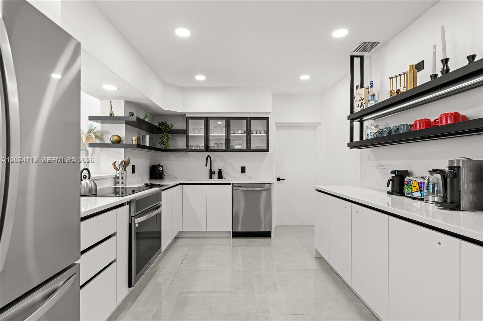 13010 Griffing Boulevard Property Photo 11