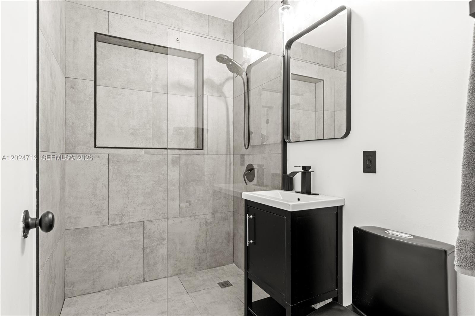 13010 Griffing Boulevard Property Photo 33