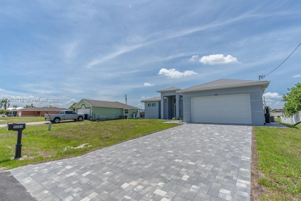 4203 11th Street W Property Photo 2