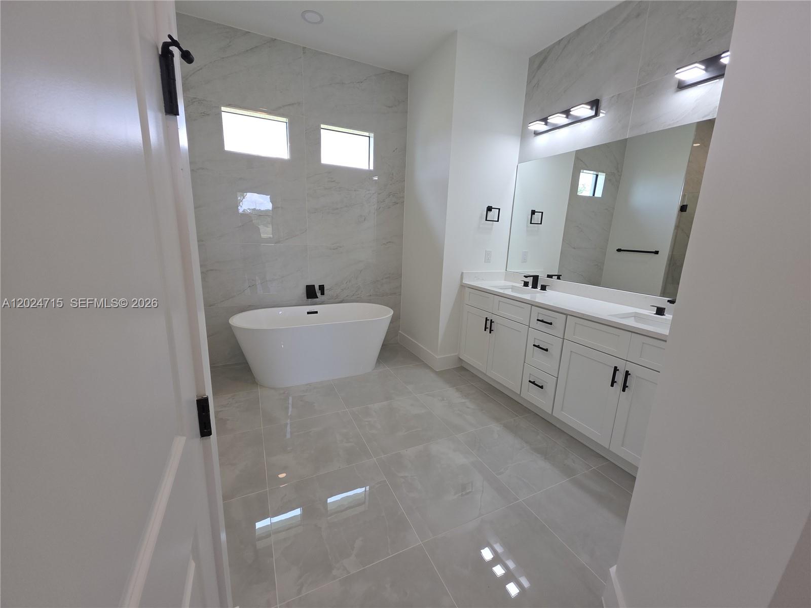 4203 11th Street W Property Photo 15