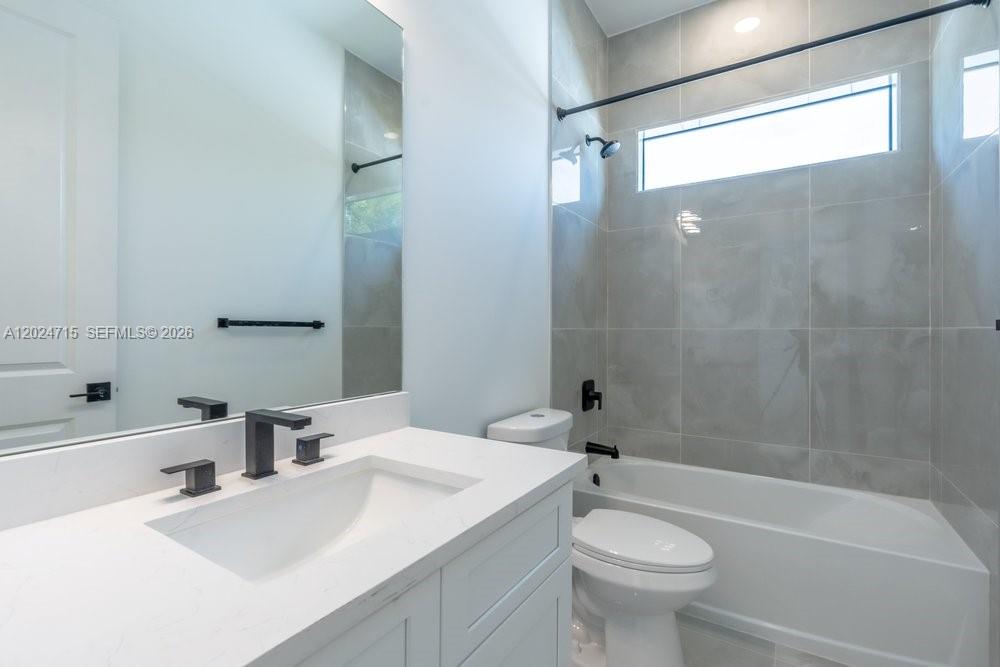 4203 11th Street W Property Photo 23