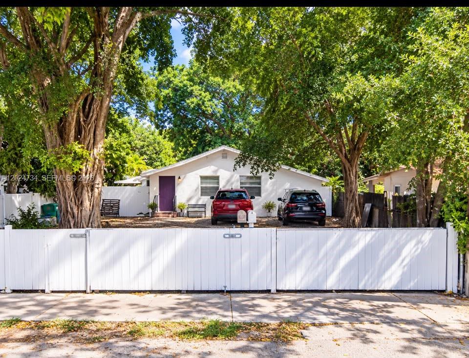 5647 Nw 5th Court B Property Photo 8