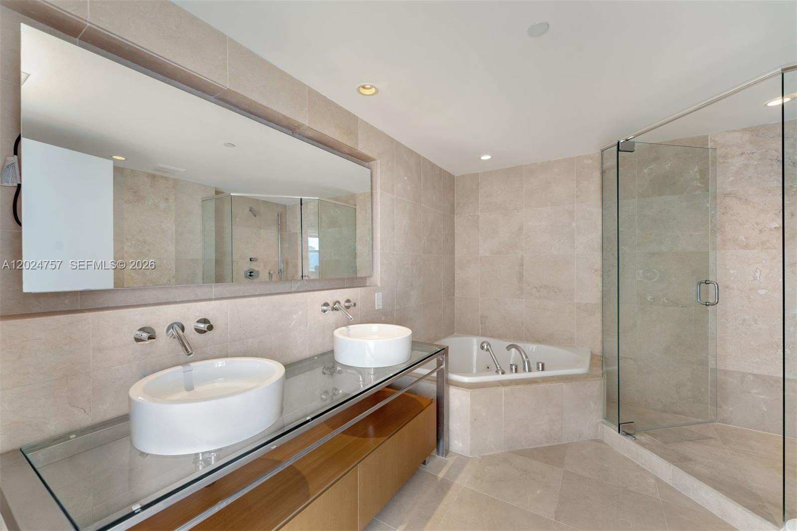 6000 Indian Creek Drive 14b Property Photo 10