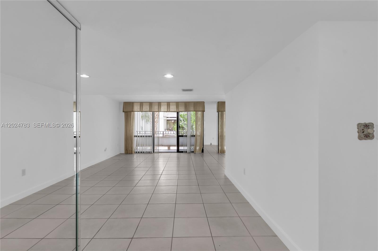 13951 Kendale Lakes Circle 208a Property Photo 4