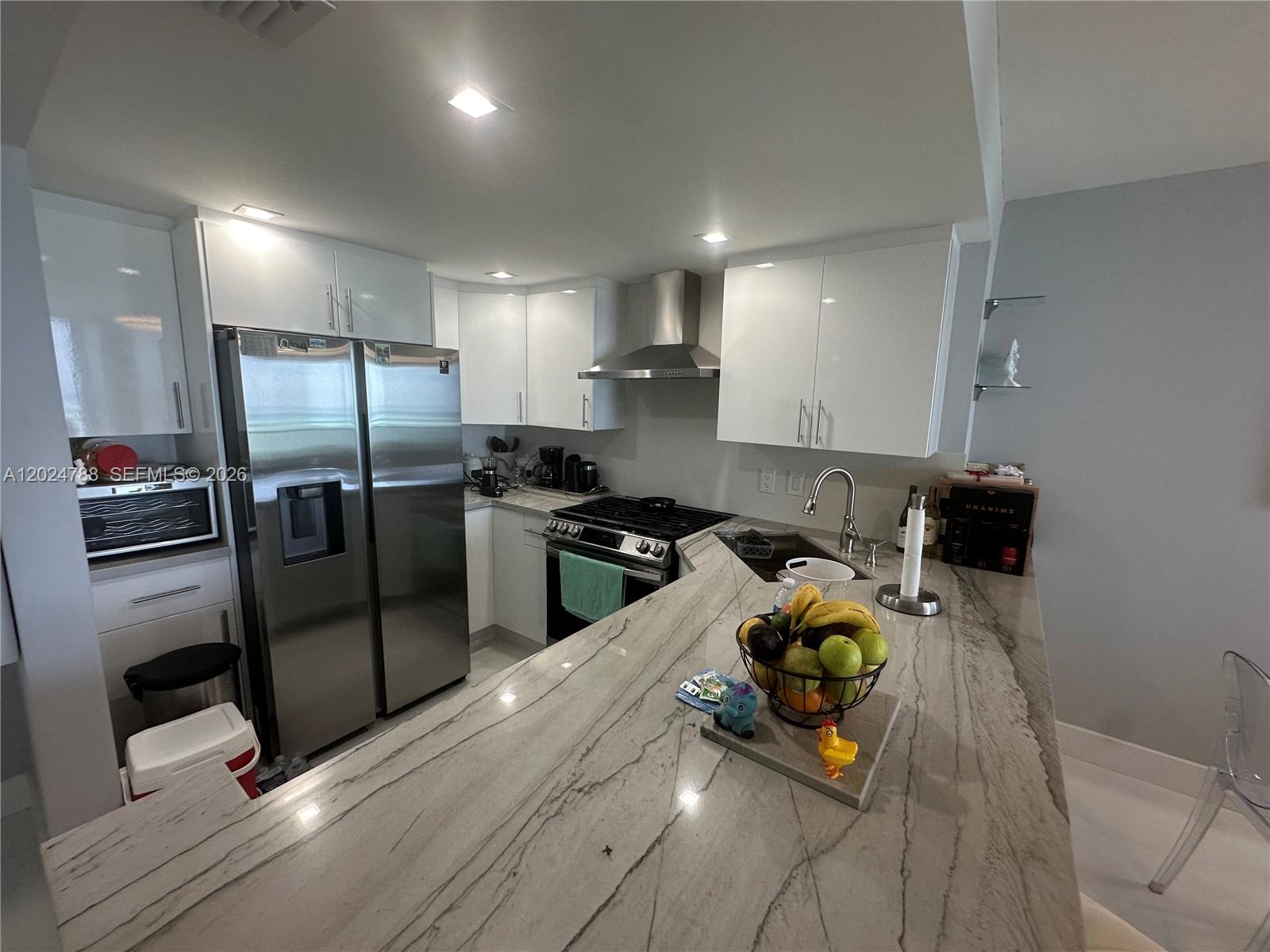 2030 S Ocean Drive 916 Property Photo 3