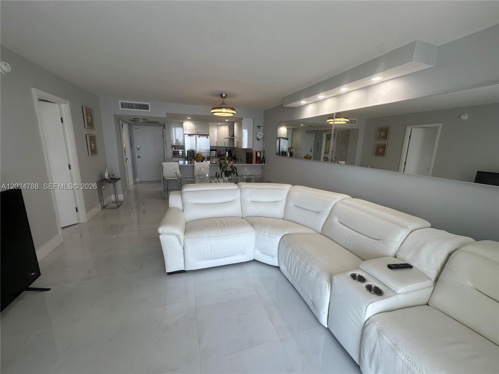 2030 S Ocean Drive 916 Property Photo 7