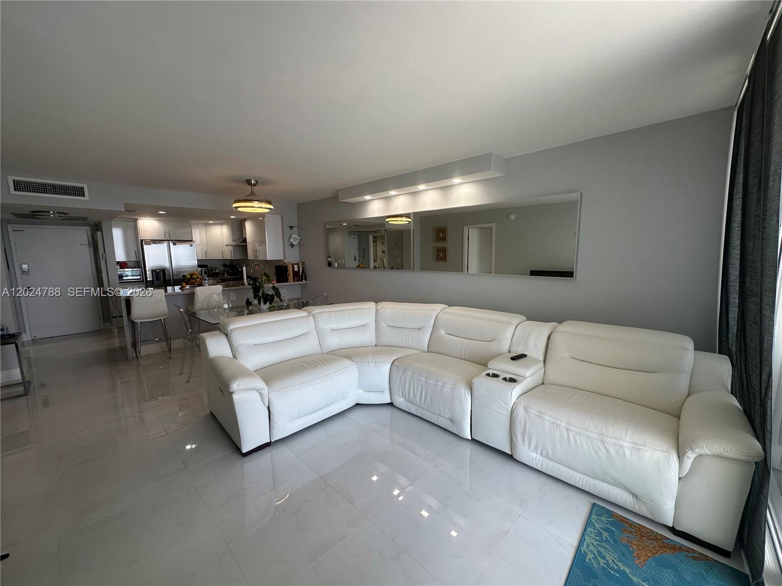 2030 S Ocean Drive 916 Property Photo 8