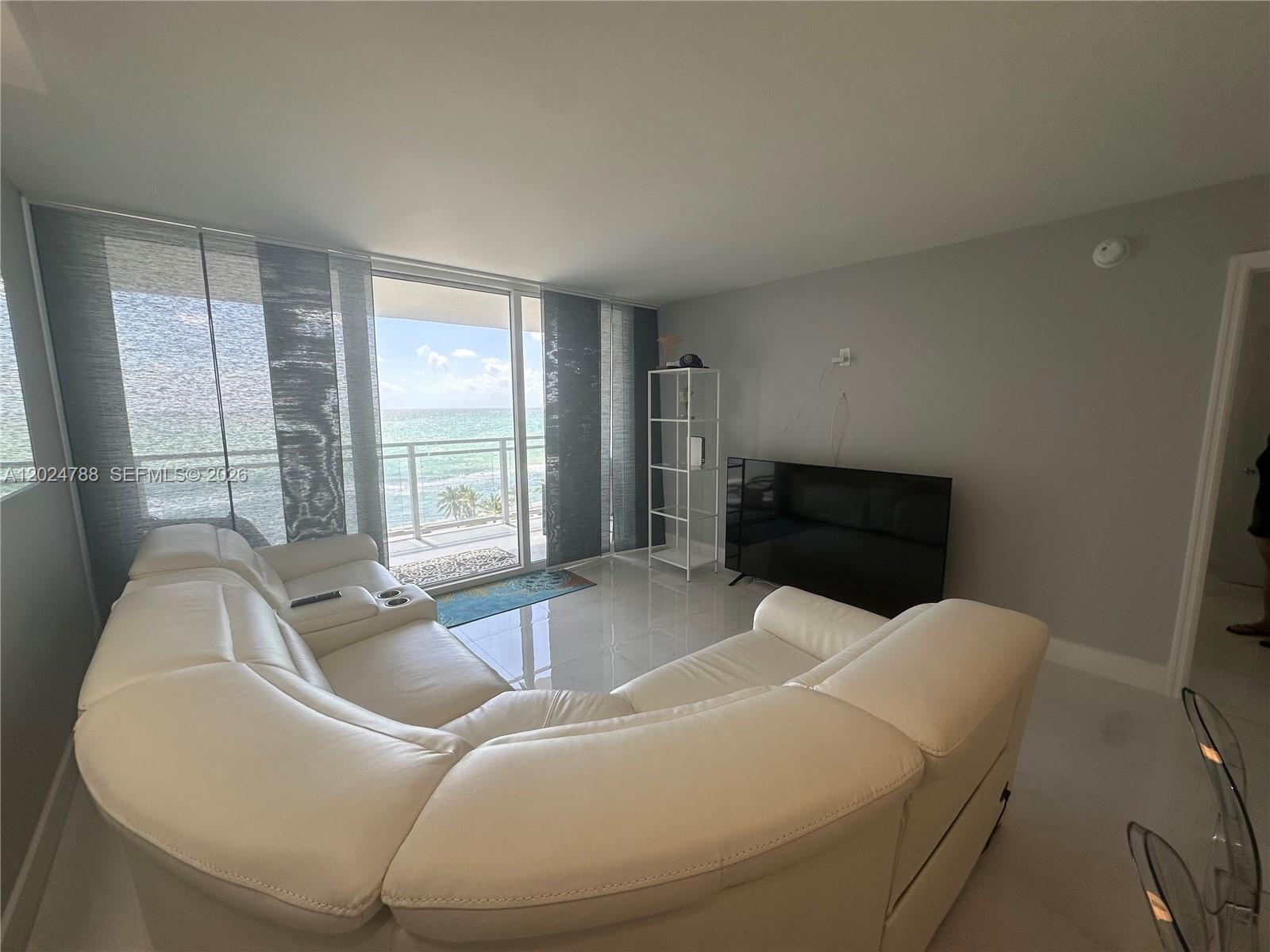2030 S Ocean Drive 916 Property Photo 9