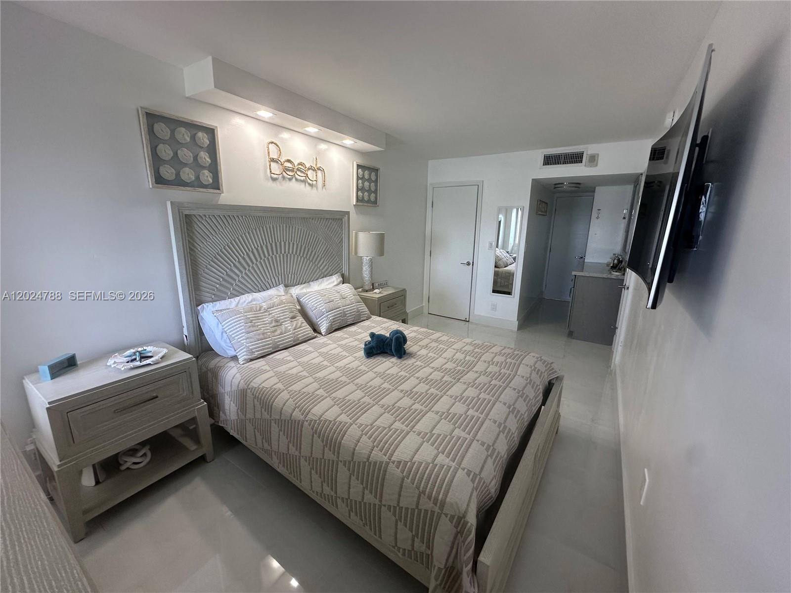 2030 S Ocean Drive 916 Property Photo 14