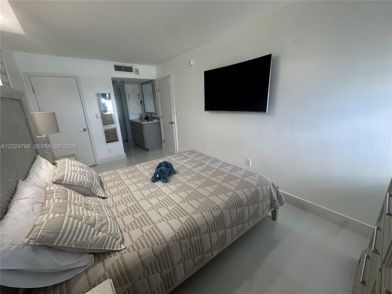 2030 S Ocean Drive 916 Property Photo 15