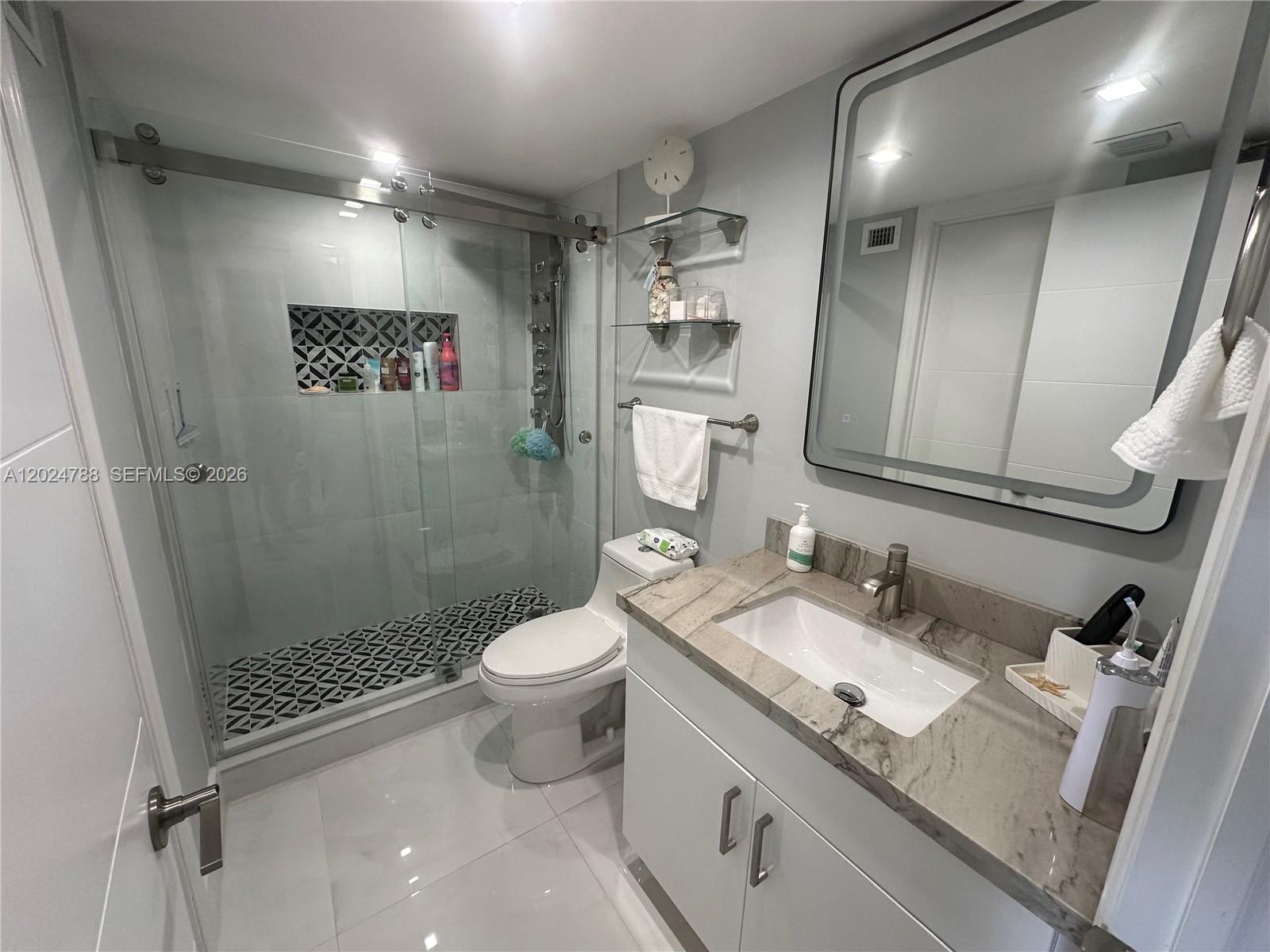 2030 S Ocean Drive 916 Property Photo 16