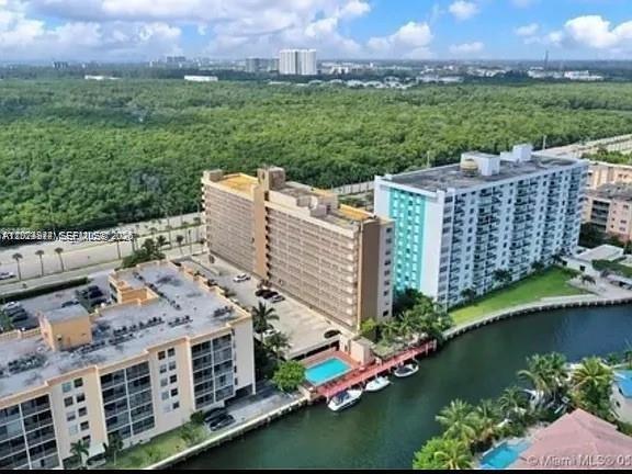 2903 N Miami Beach Boulevard 907 Property Photo 2