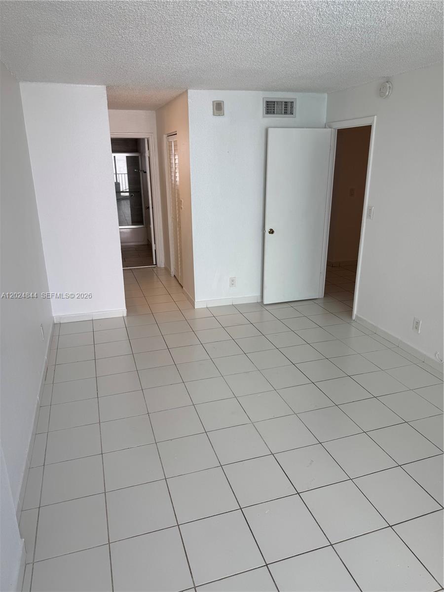 2903 N Miami Beach Boulevard 907 Property Photo 5