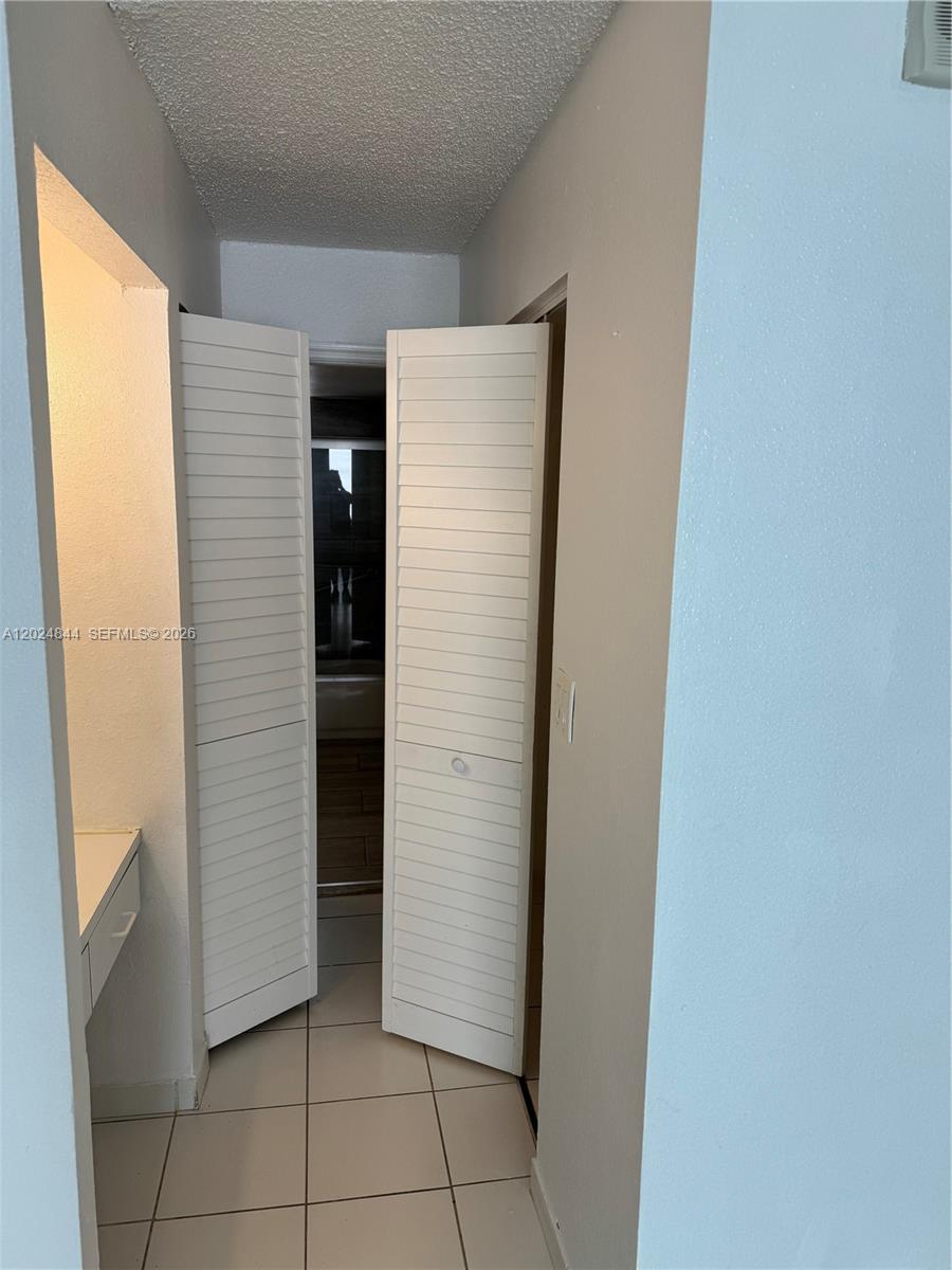 2903 N Miami Beach Boulevard 907 Property Photo 6