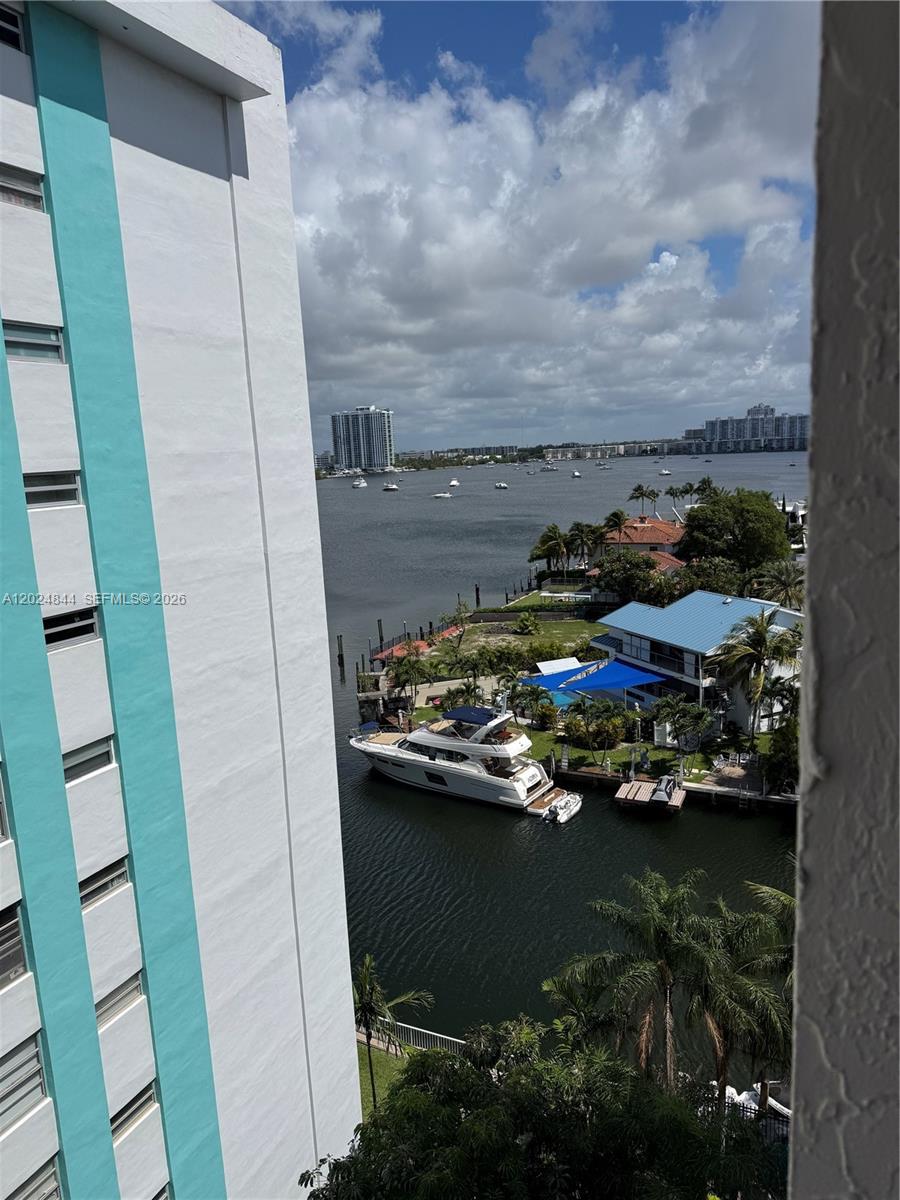 2903 N Miami Beach Boulevard 907 Property Photo 9