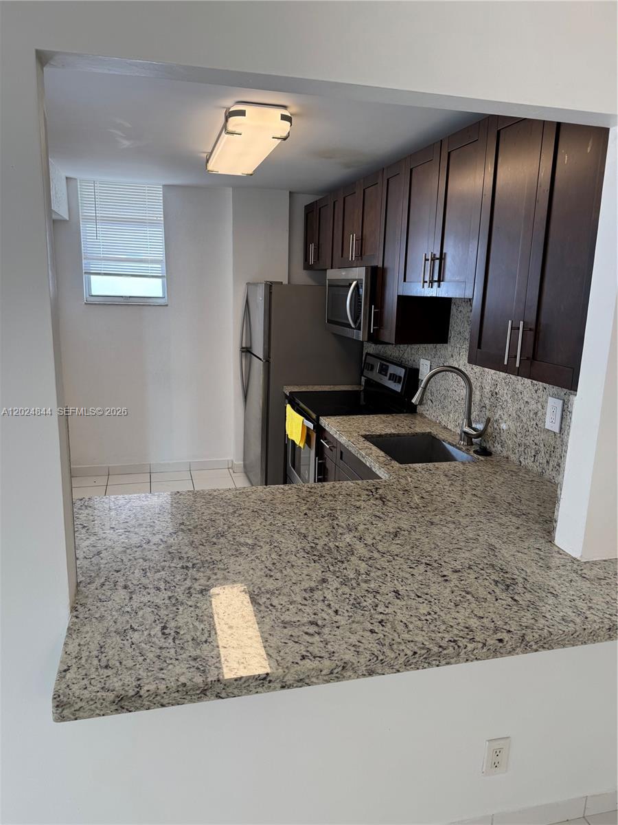 2903 N Miami Beach Boulevard 907 Property Photo 11