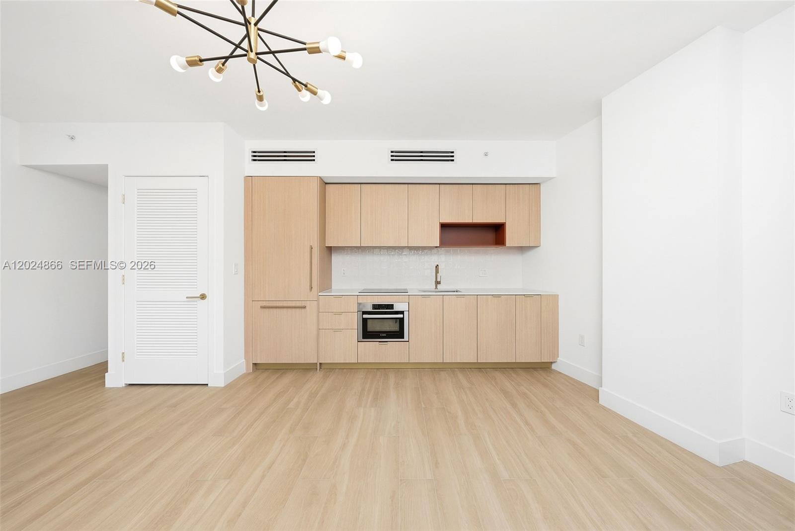 90 Ne 32 412 Property Photo 6