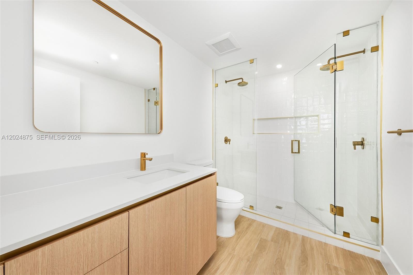 90 Ne 32 1016 Property Photo 9