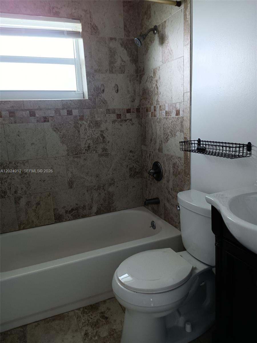 A12024912 Property Photo 7