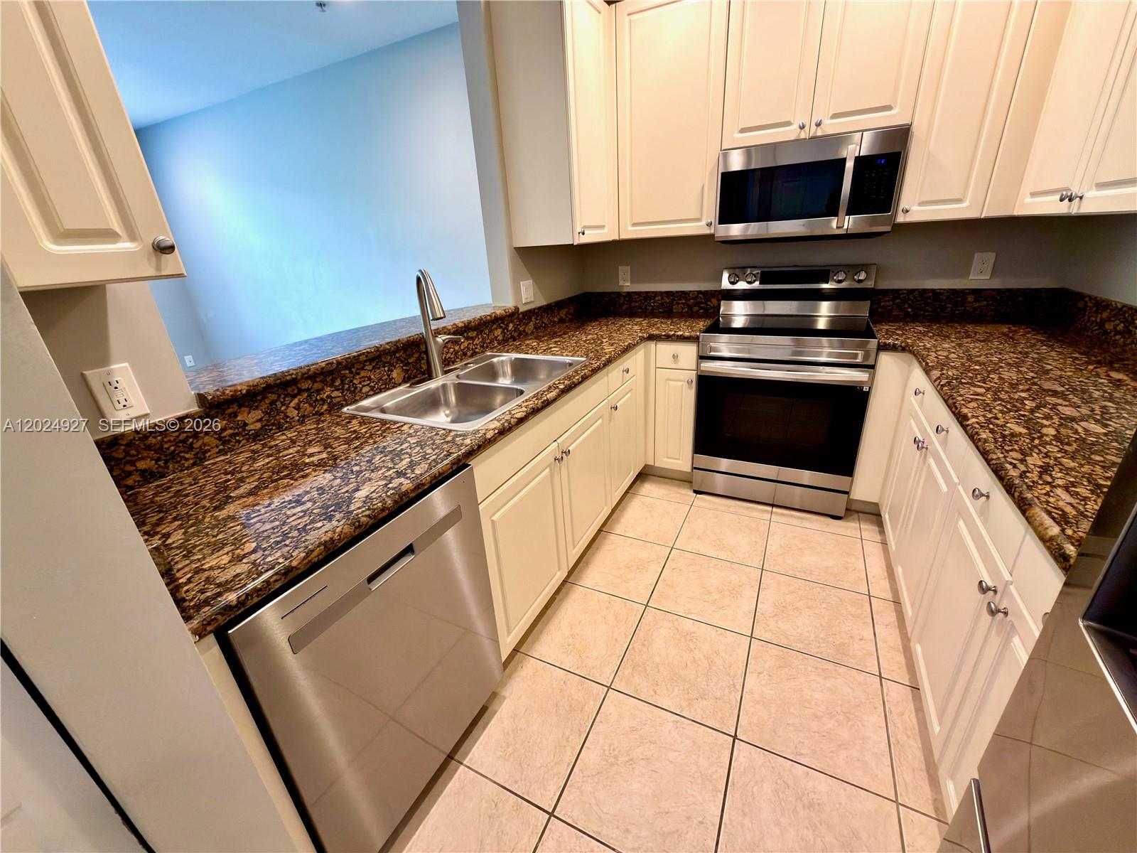 3909 White Peacock Lane Property Photo 12
