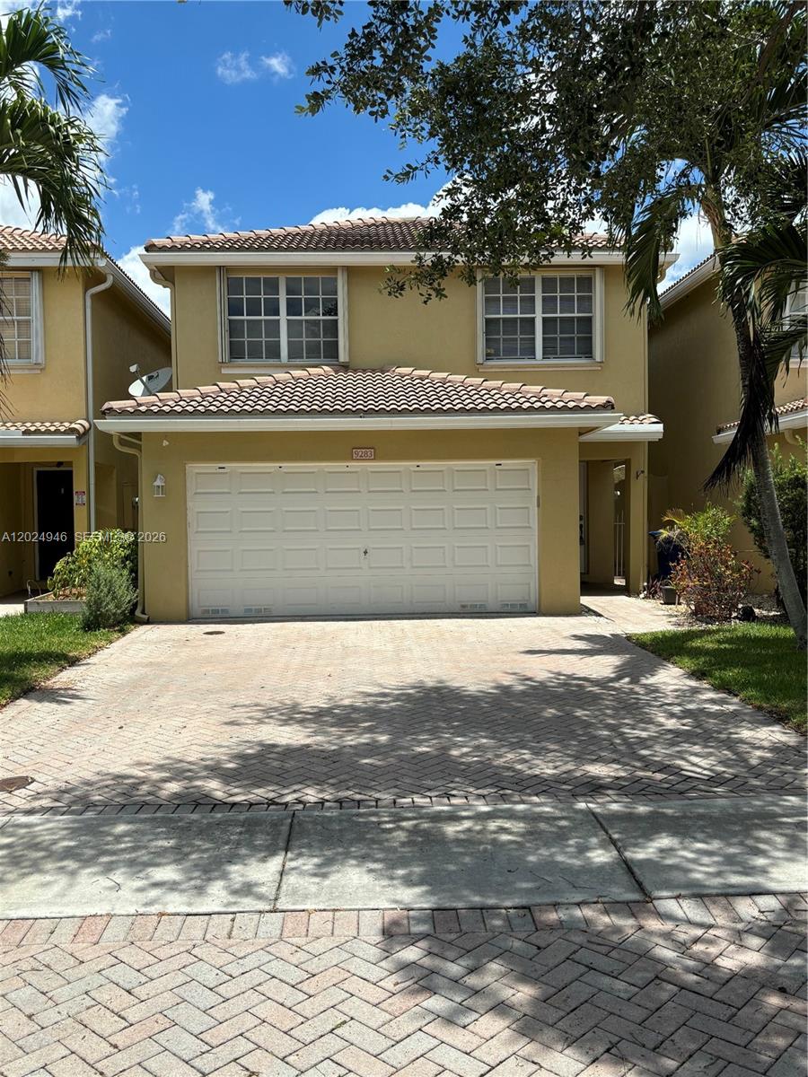 9283 Nw 54th Street Property Photo 4