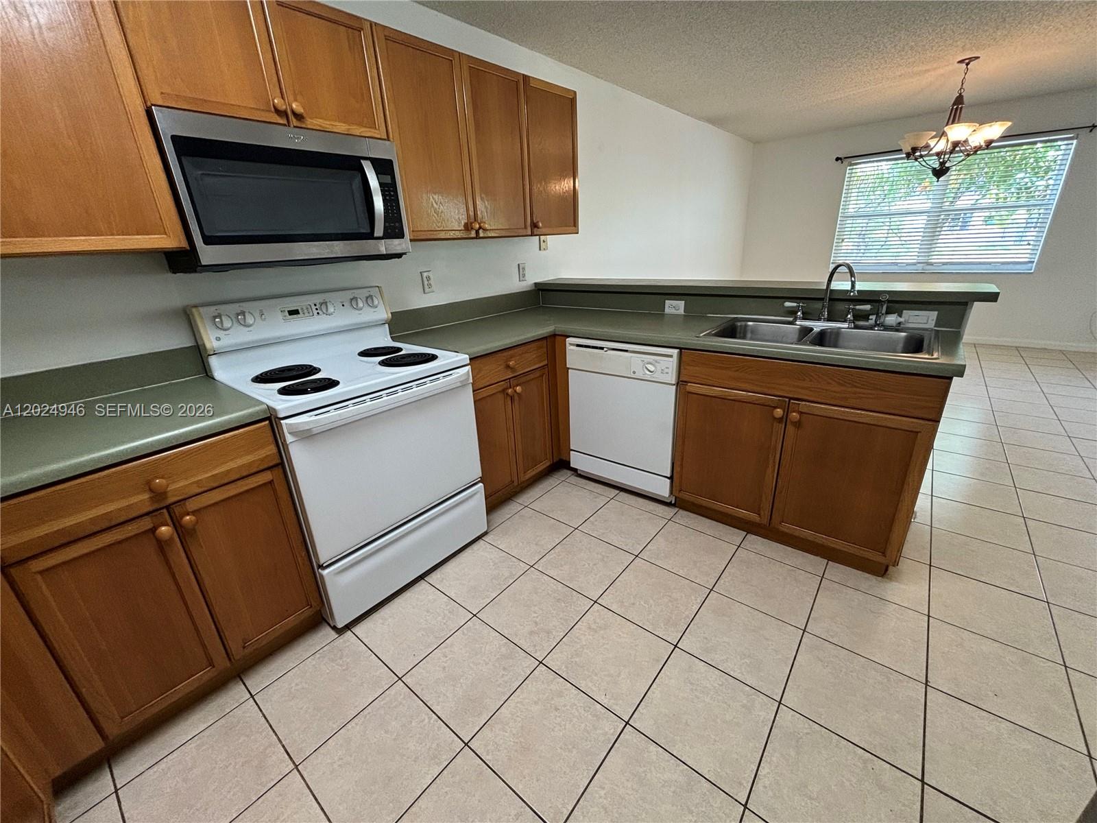 9283 Nw 54th Street Property Photo 12