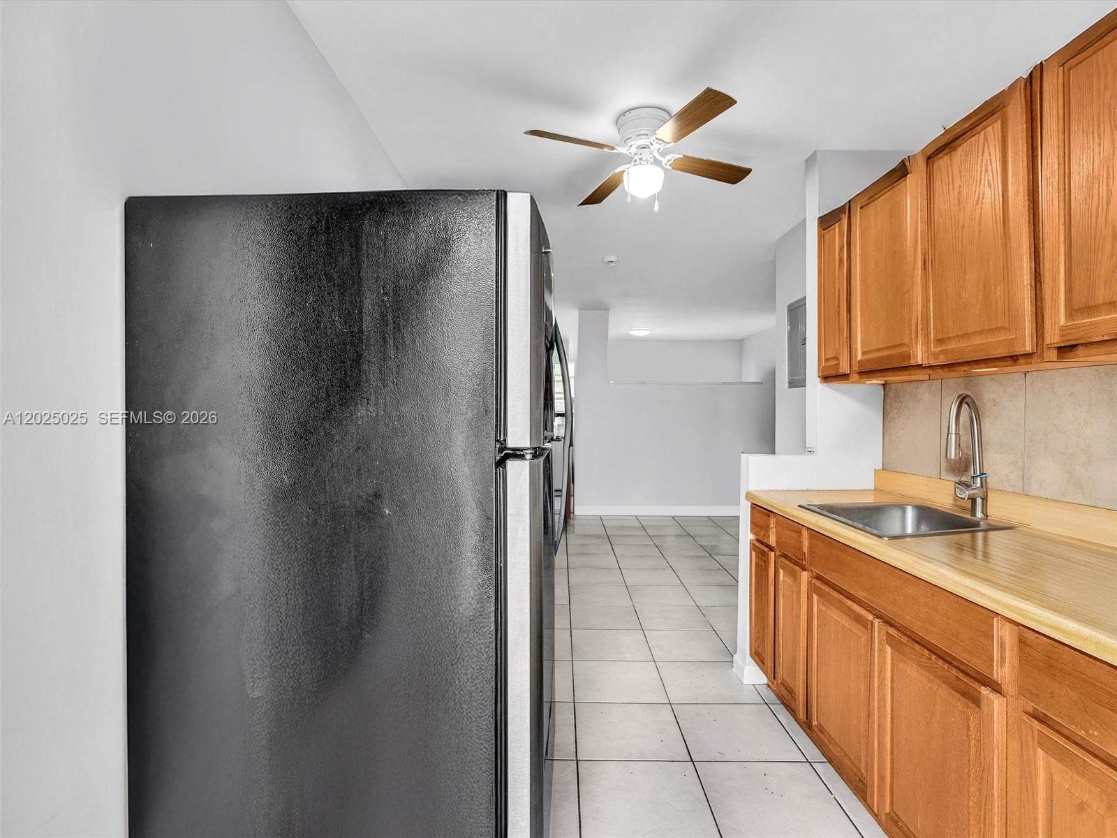 A12025025 Property Photo 21