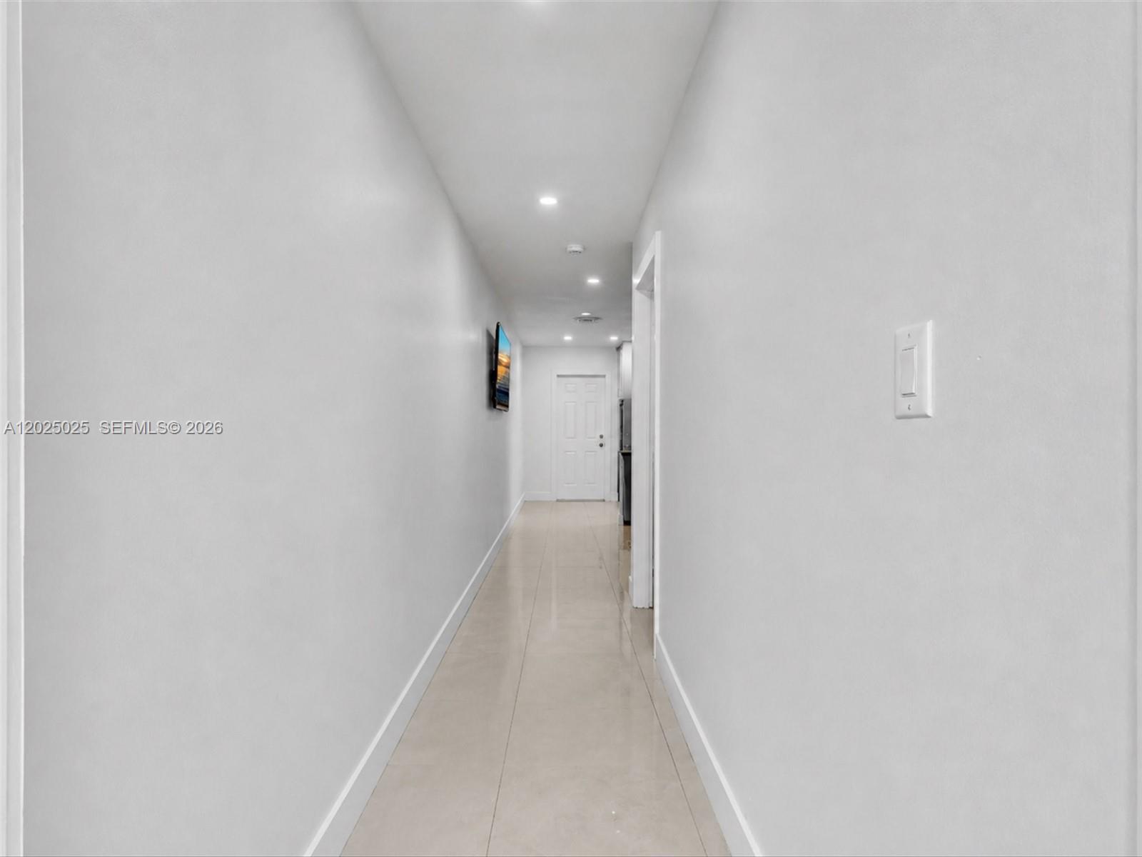 A12025025 Property Photo 29