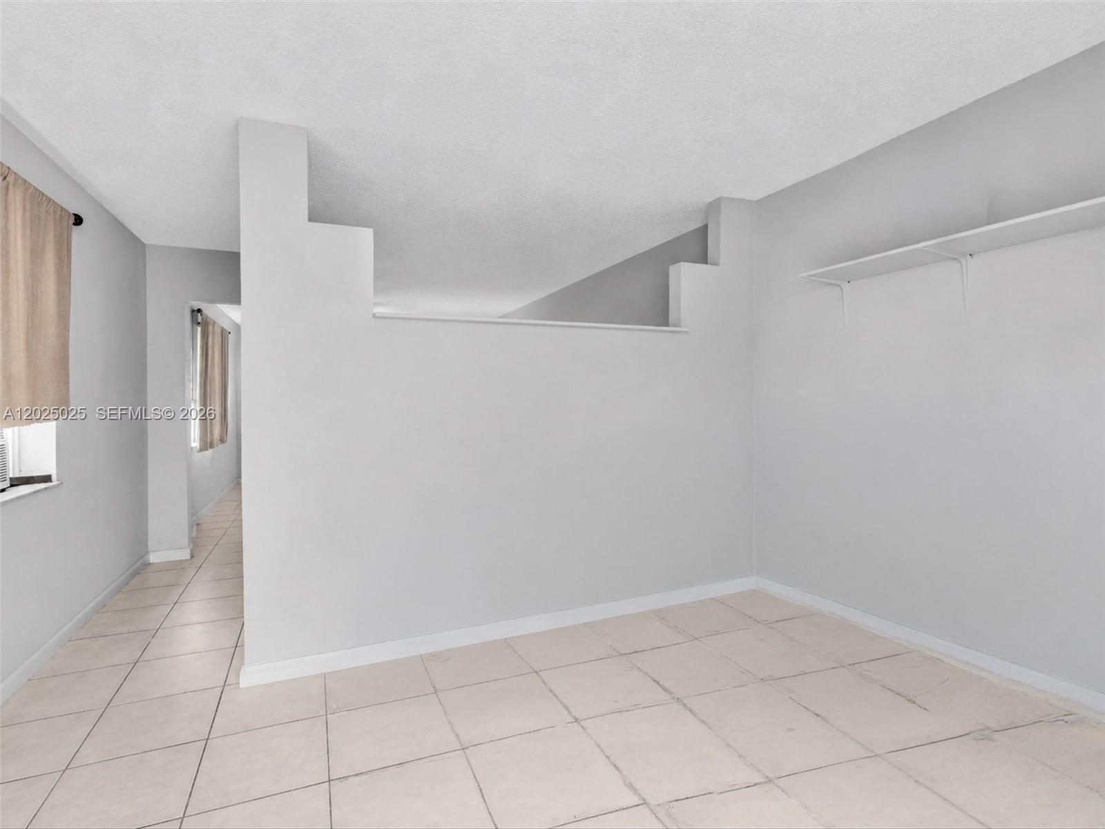 A12025025 Property Photo 37