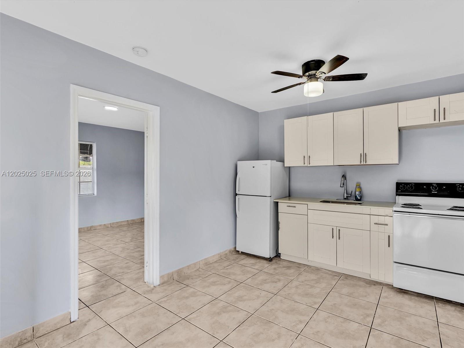 A12025025 Property Photo 45