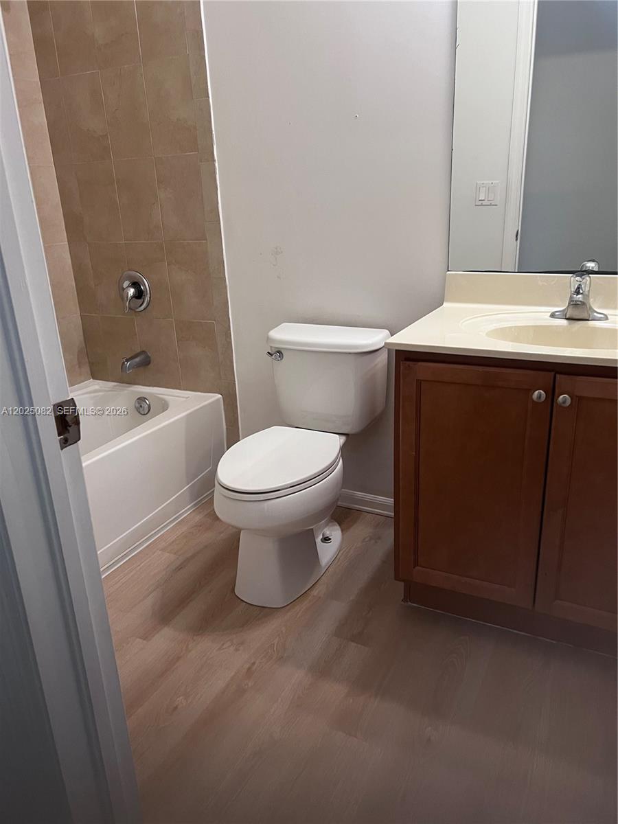 11601 Nw 89th Street 222 Property Photo 13