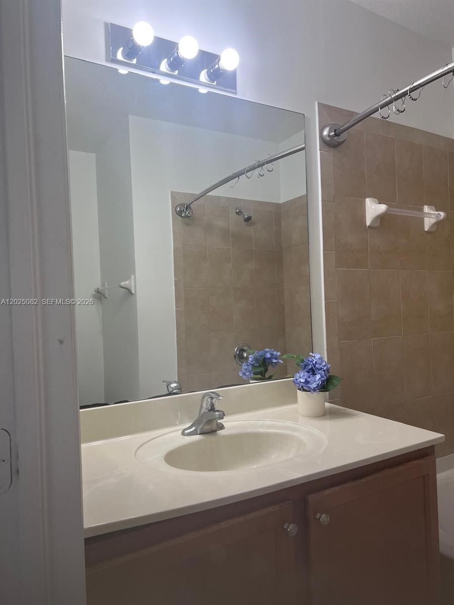 11601 Nw 89th Street 222 Property Photo 27