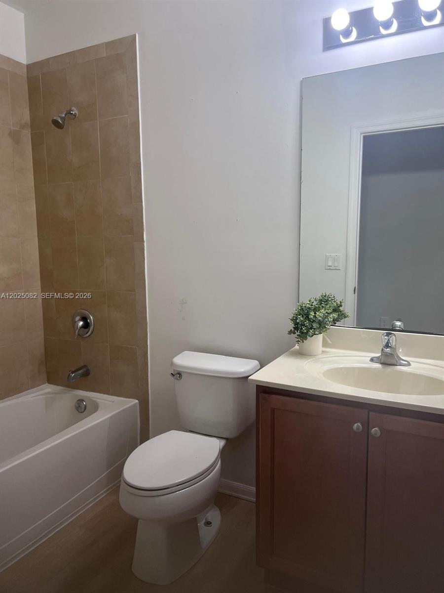 11601 Nw 89th Street 222 Property Photo 29