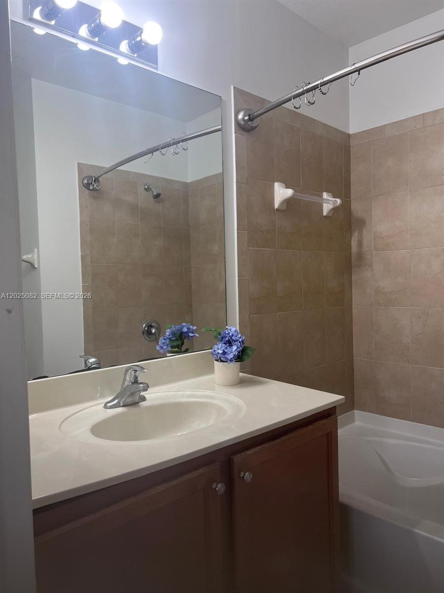 11601 Nw 89th Street 222 Property Photo 30
