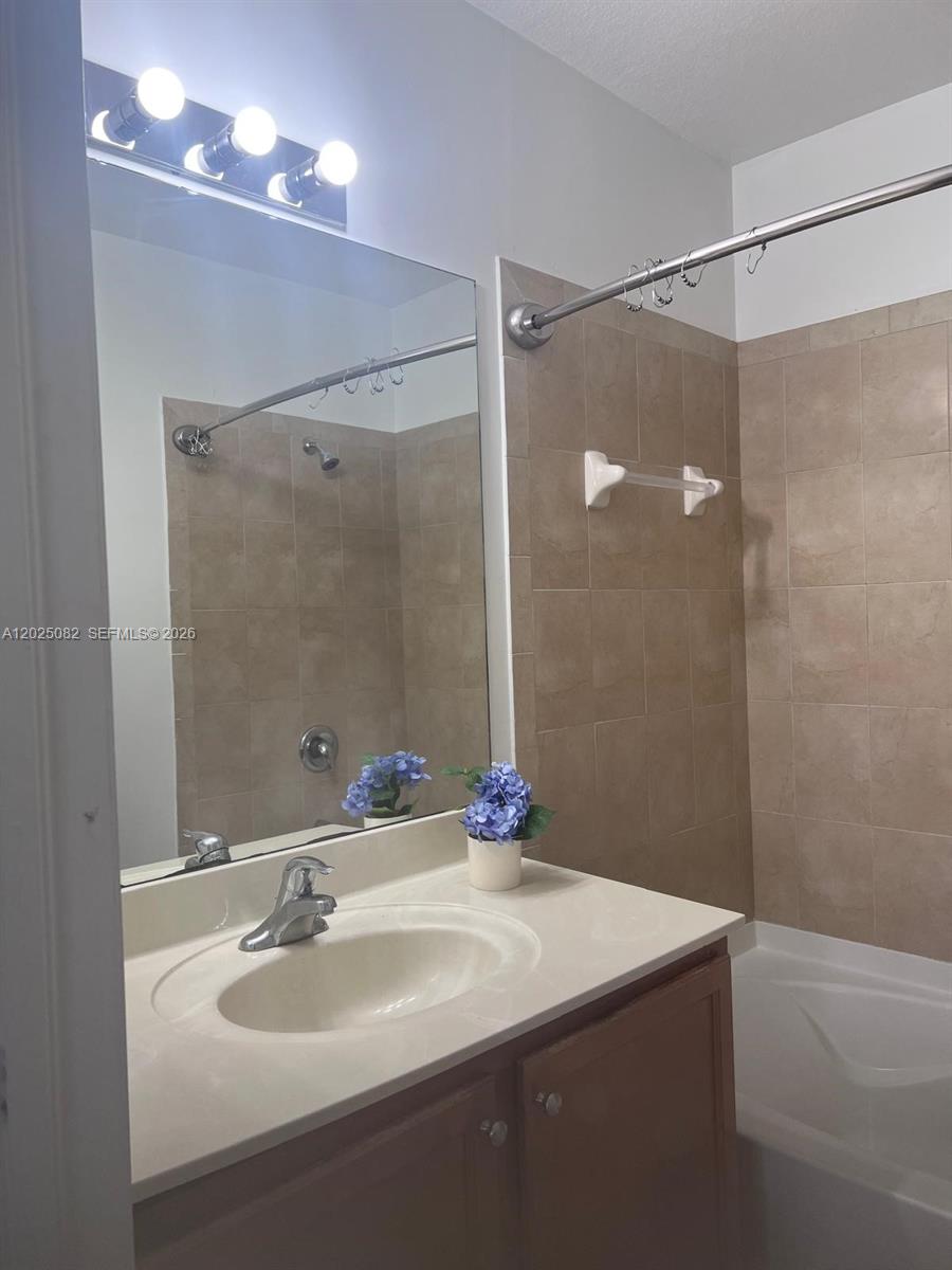 11601 Nw 89th Street 222 Property Photo 31