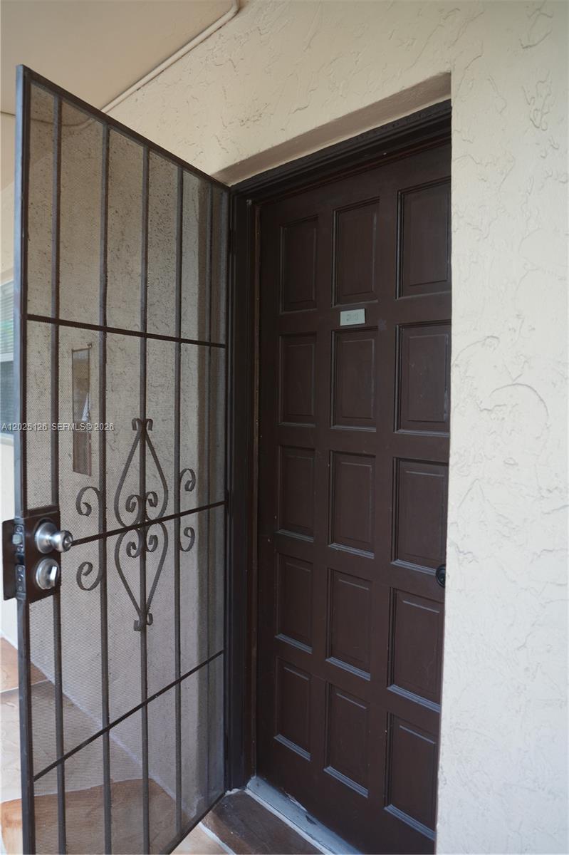 6001 N Falls Cir Drive 203 Property Photo 5