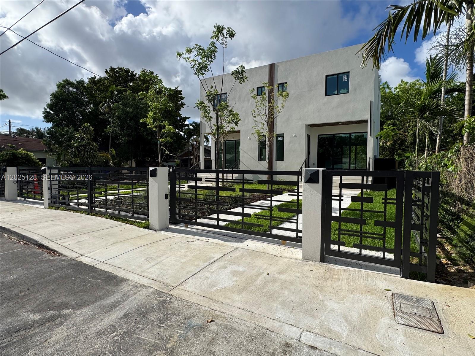 1924 Nw 27th Street Property Photo 1