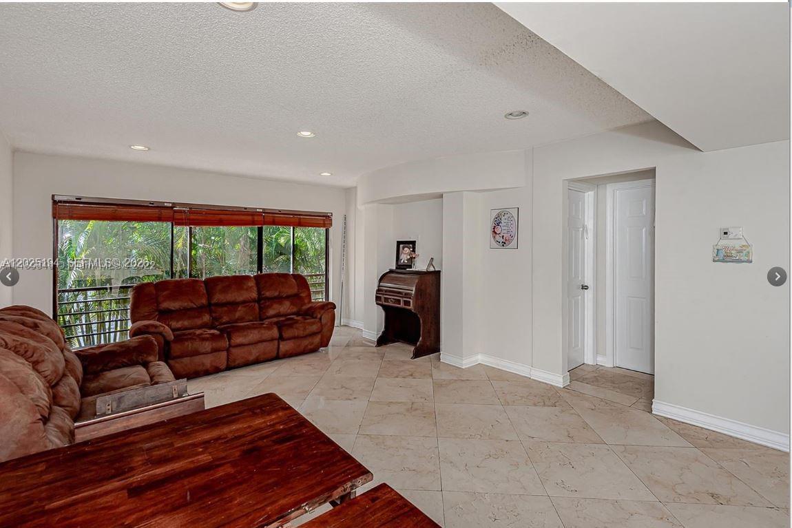 4000 N Hills Drive 29 Property Photo 2