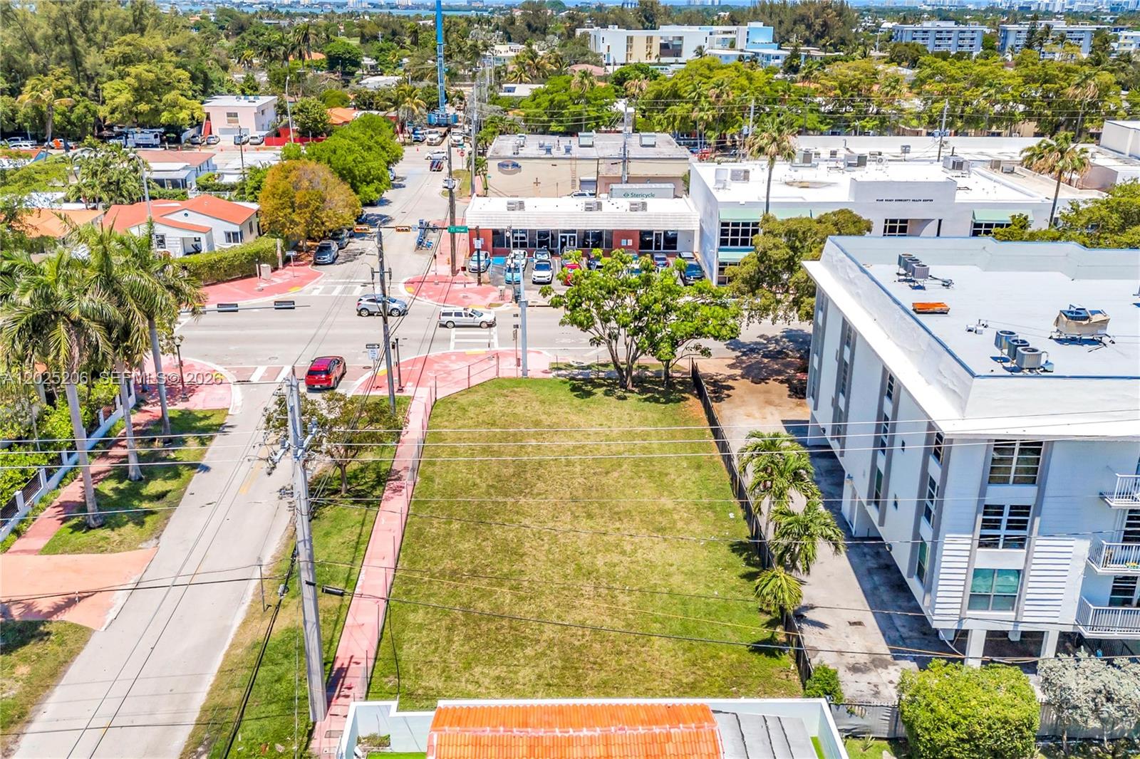 1240 71st Street Property Photo 3