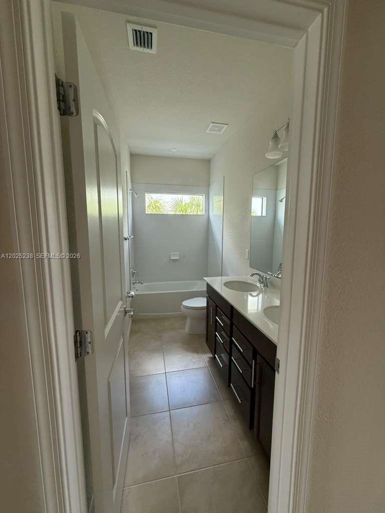 2163 Appleton Circle S Property Photo 10