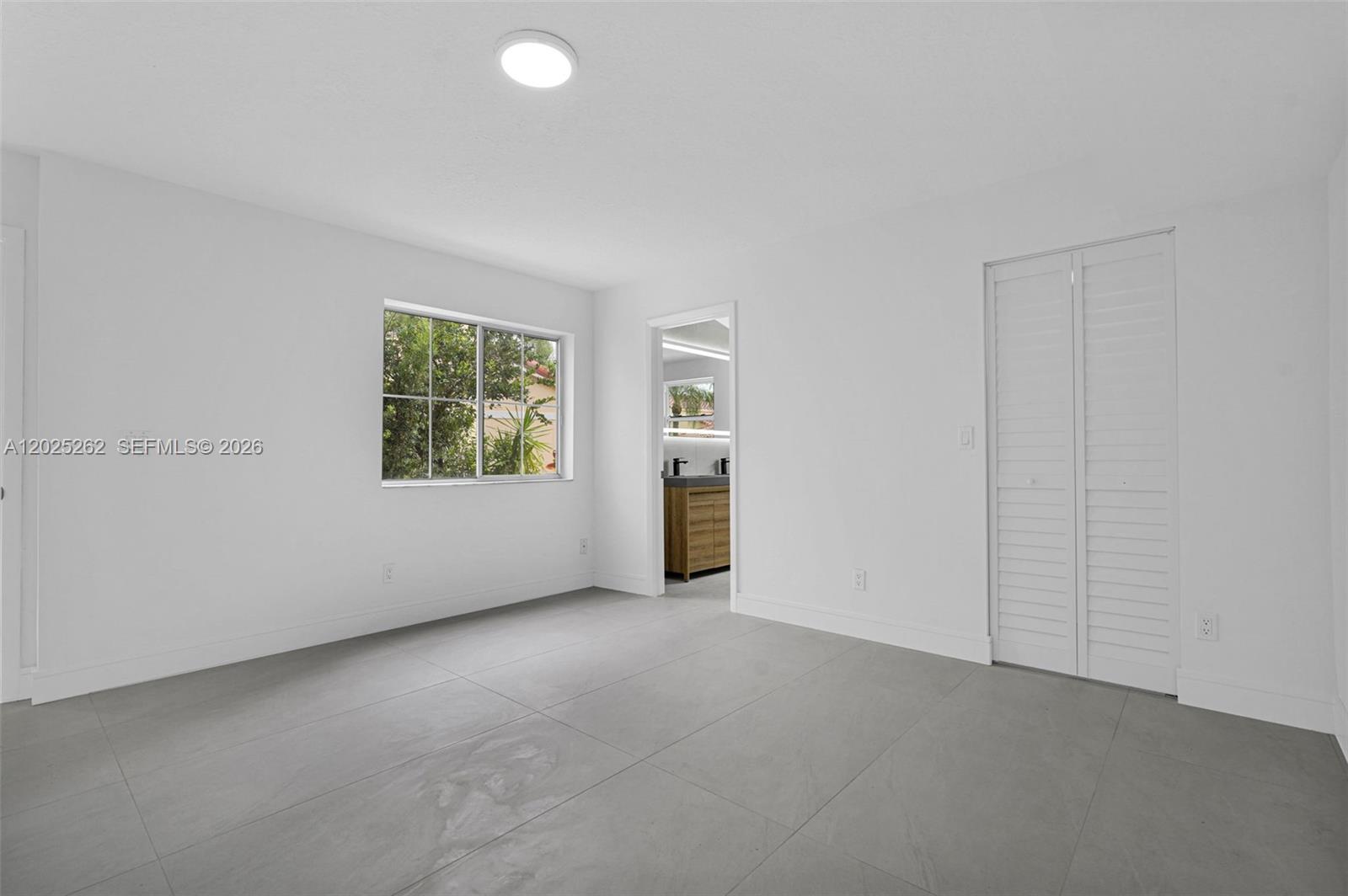 1089 Se 6th Avenue Property Photo 11