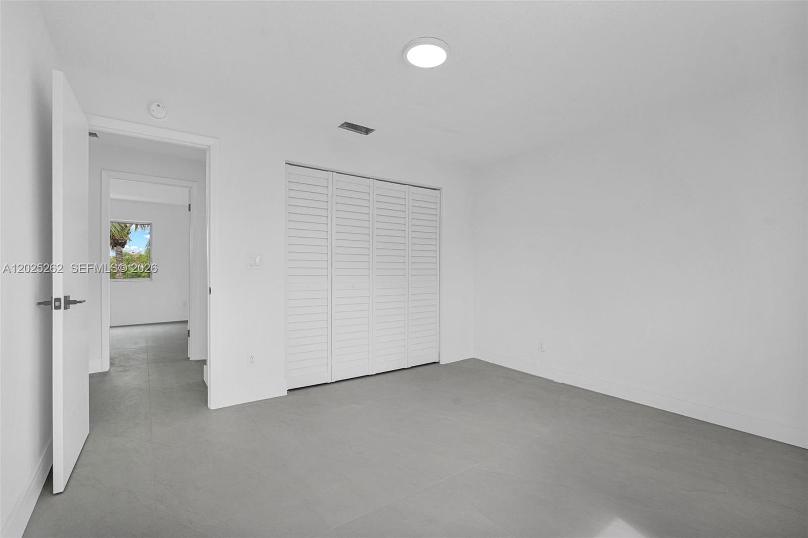 1089 Se 6th Avenue Property Photo 14