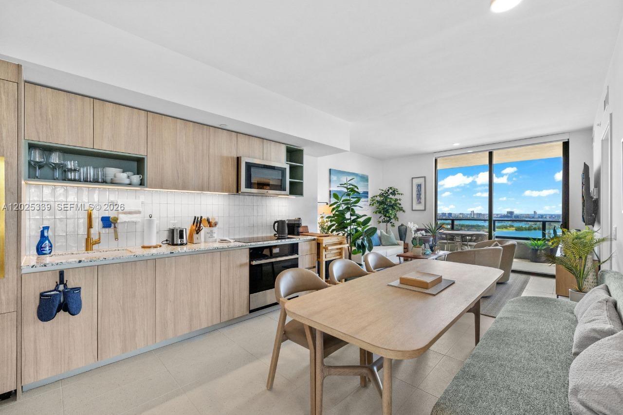 A12025339 Property Photo 9