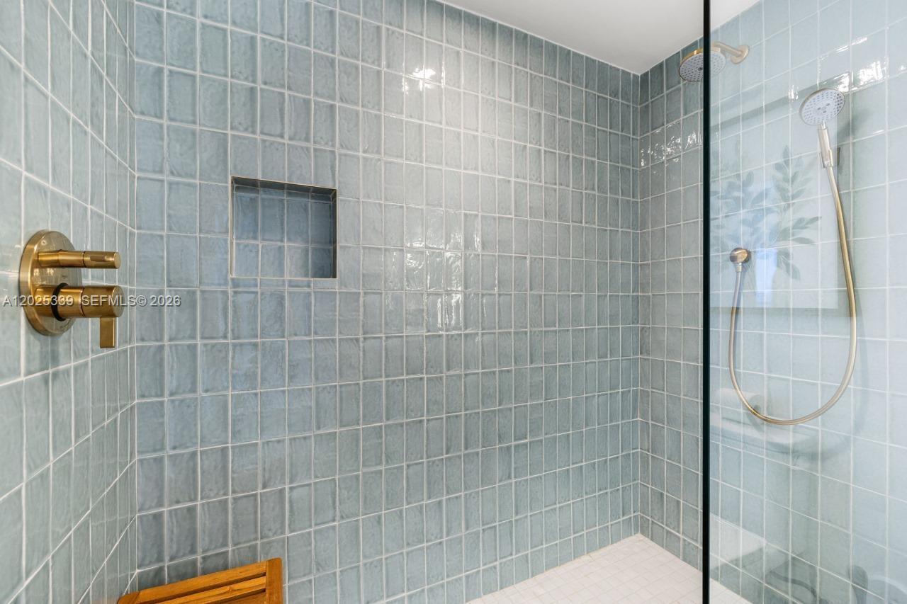 A12025339 Property Photo 18