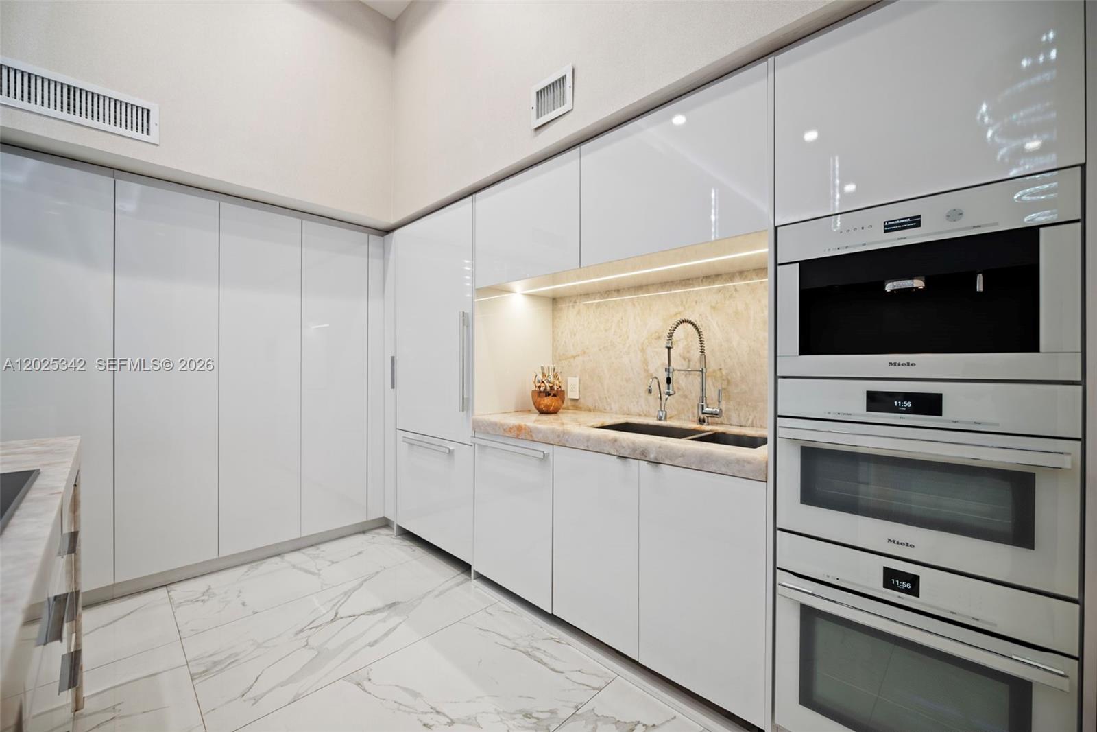 1800 S Ocean Drive 310 Property Photo 6