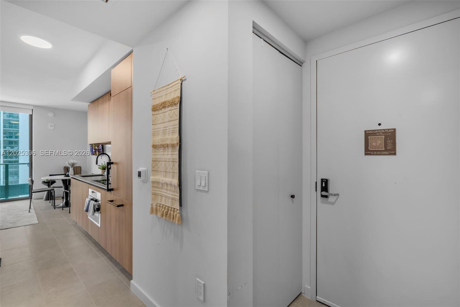 121 Ne 5th Street 2107 Property Photo 7