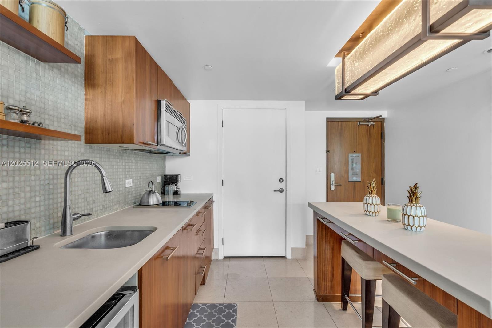 6801 Collins Avenue 308 (door 316) Property Photo 10