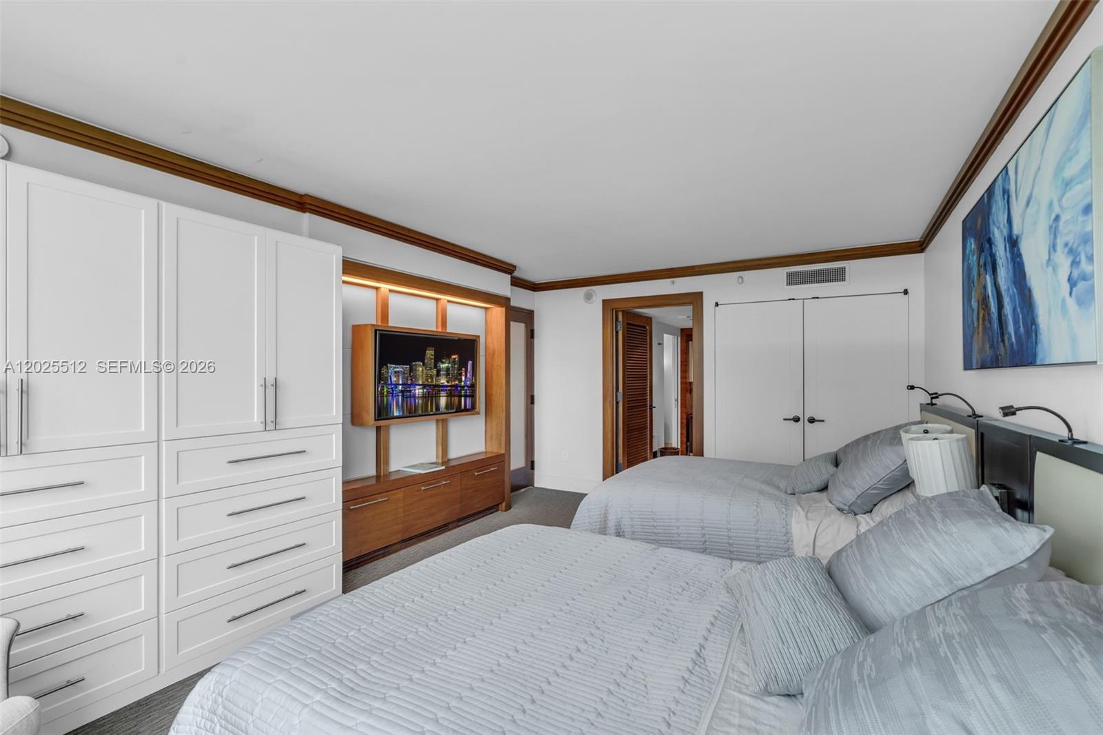 6801 Collins Avenue 308 (door 316) Property Photo 16