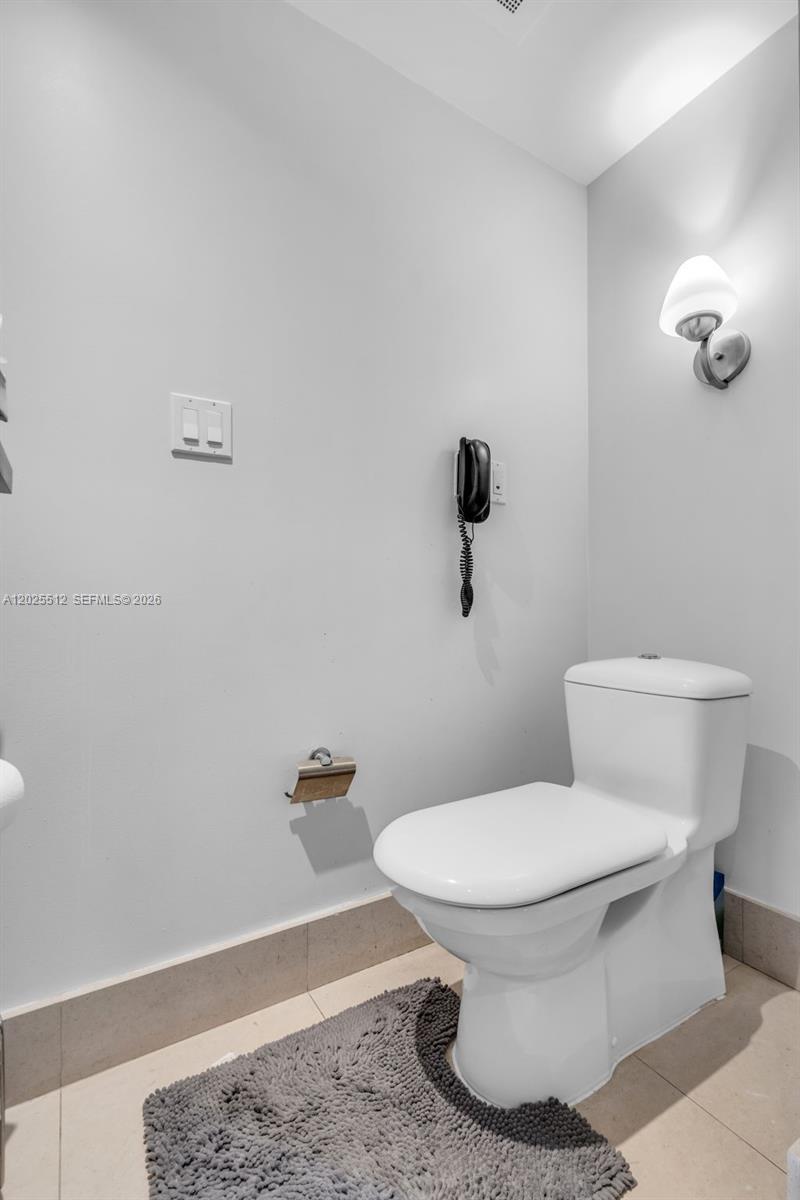 6801 Collins Avenue 308 (door 316) Property Photo 21