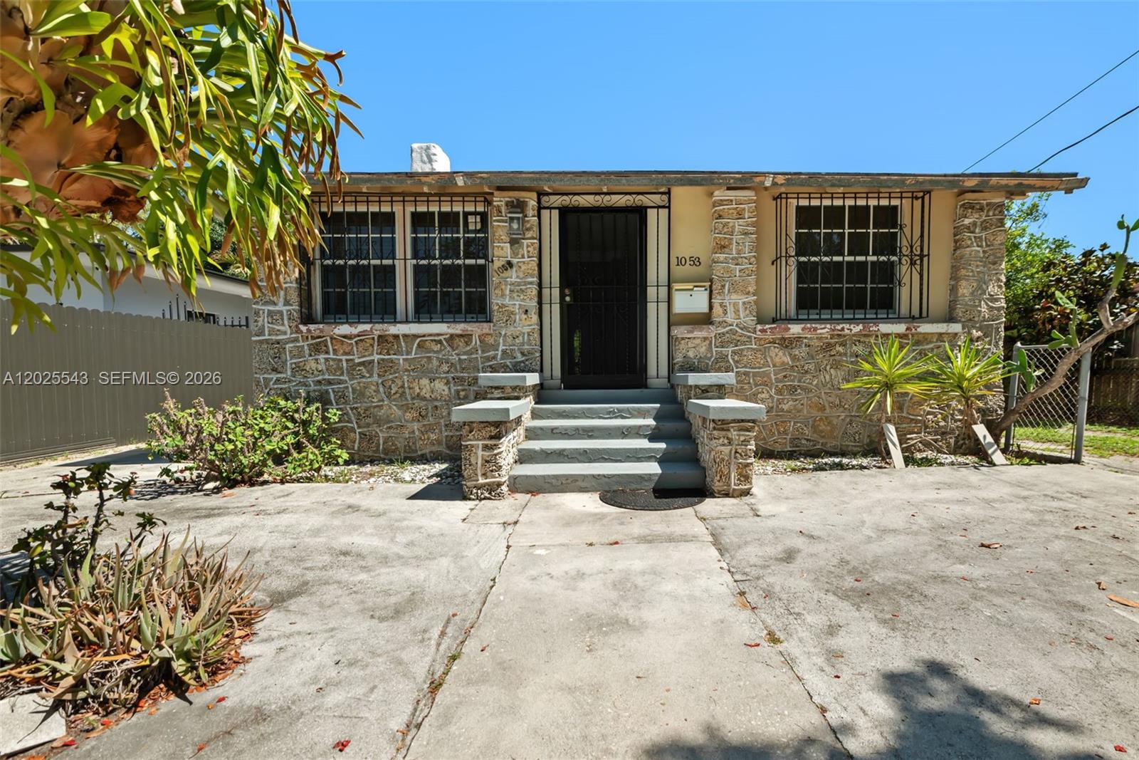 1053 Nw 28th Street Property Photo 2